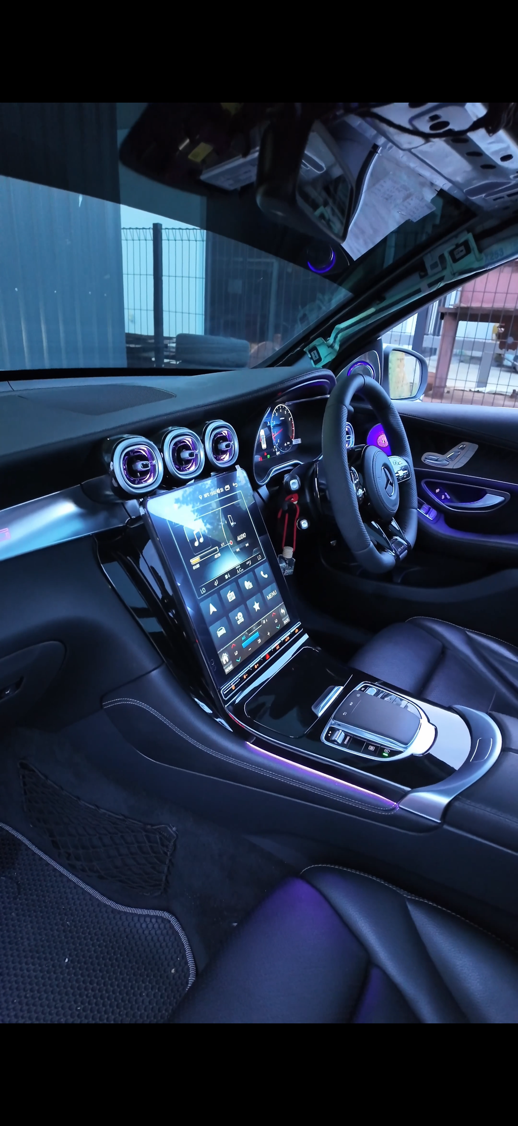 C/GLC 2014-2019 W206 Style QLED Display