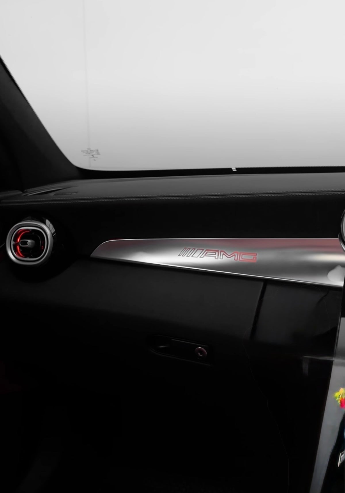 C/GLC 2014-2019 W206 Style QLED Display