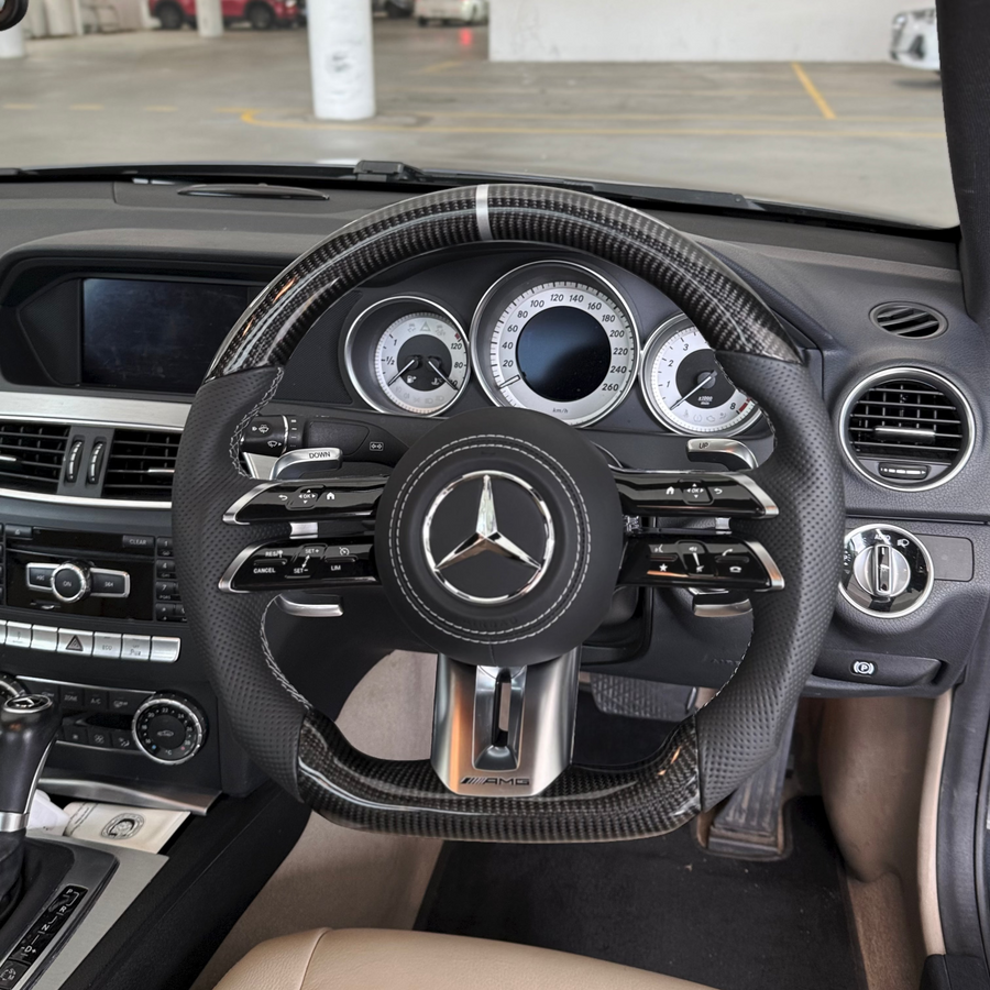 Steering wheel fitted to a 2014 Mercedes C250 W204