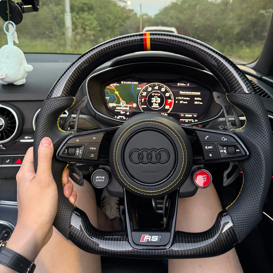 Steering wheel fitted to a 2016 Audi TTS
