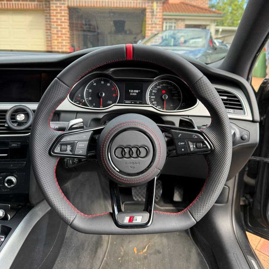 Steering wheel fitted to a 2014 Audi A4