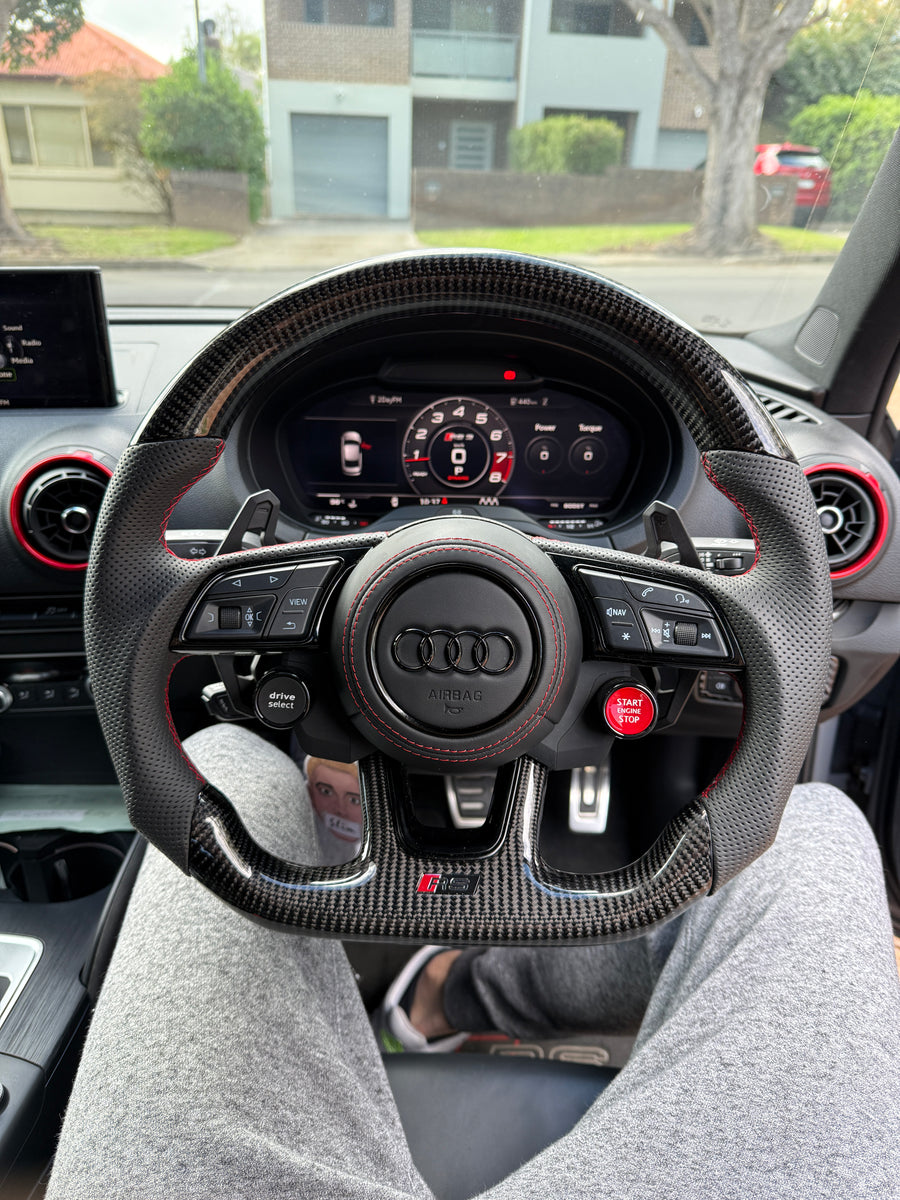Steering wheel fitted to a 2018 Audi RS3